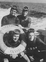 Four_divers.jpg (14479 bytes)